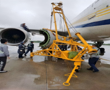 发动机进气道专用三角吊车